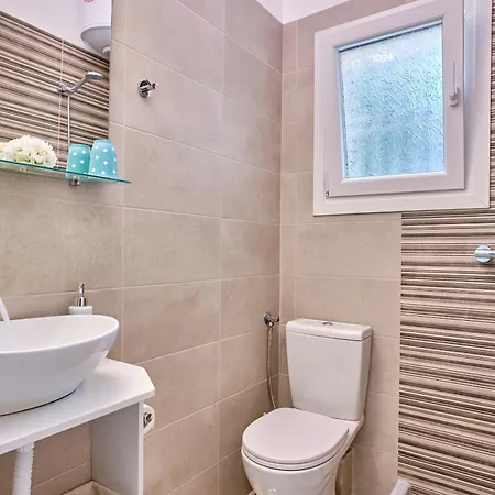 Stoneface アパート Arkadades